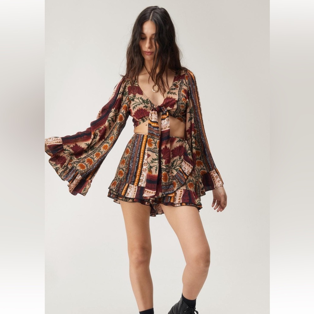 NWT NASTYGAL- Floral Stripe Frill Hem Wrap Skort size 8 and 10 - Picture 3 of 4